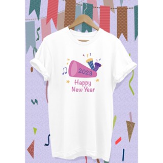 [S-5XL]ผ้าฝ้าย 100% [S-5XL]เสื้อยืดทีม 2023 Happy New Year ปีใหม่ 2566