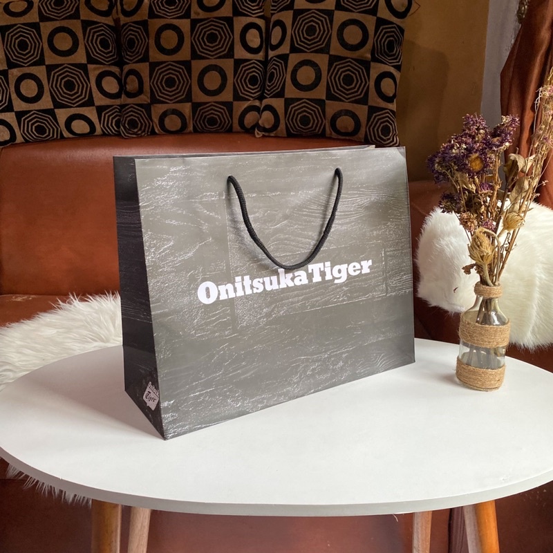Onitsuka Tiger ถุงกระดาษห่อของขวัญ กล่องรองเท้า