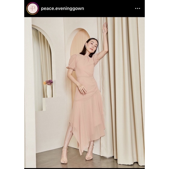 ส่งต่อ ชุดเดรสจากร้าน peace.eveninggown