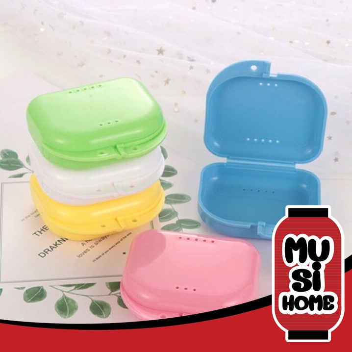 MUSI.HOME【ราคาถูก】กล่องใส่รีเทนเนอร์ กล่องใส่ฟันปลอม สีสันน่ารักสดใส EYE14