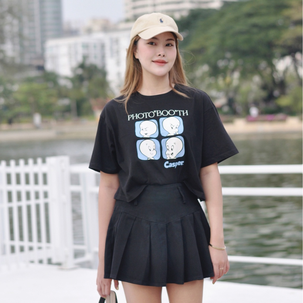 Universal Studios Women Crop Casper Photo Booth T-Shirt - เสื้อครอปผู้หญิงยูนิเวอร์แซล สตูดิโอ แคสเปอร์ ผีน้อยน่ารัก