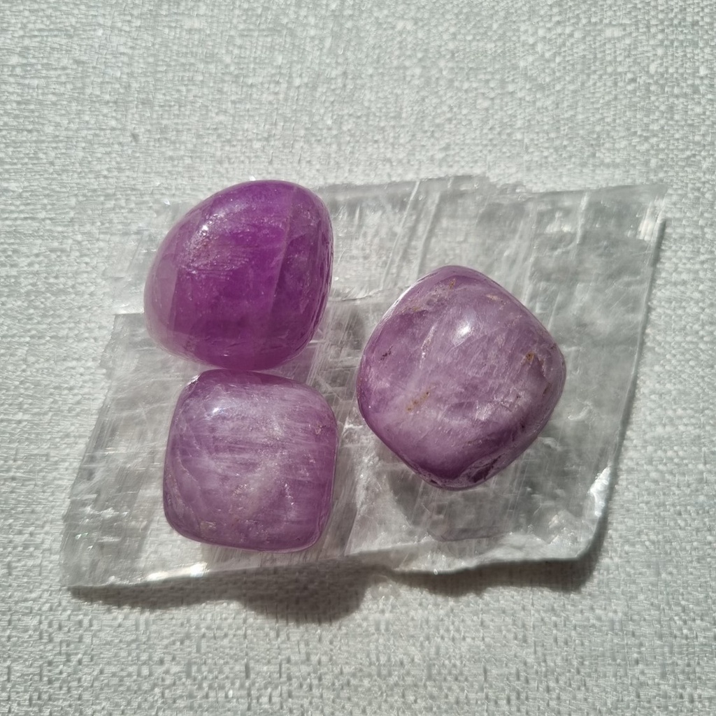 Ready Stock😊 Kunzite Tumble  (Natural Crystal, Tumbled Stone)