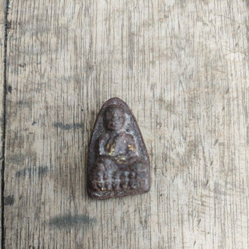 หลวงปู่ทวด วัดช้างให้ ปี 2497 พิมพ์ใหญ่ไหล่จุด