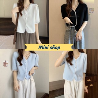 Mini shop🌸พร้อมส่ง🌸(60100) เสื้อไหมพรม แขนสั้นทรงเรียบหรู กระดุมหน้าขอบเสื้อลูกไม้