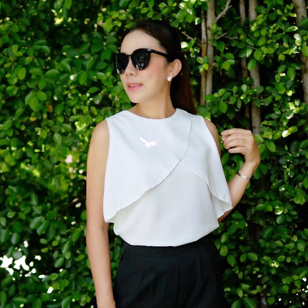 LT056 เสื้อแขนกุด ระบายออก2ชั้น น่ารักมากค่ะ
