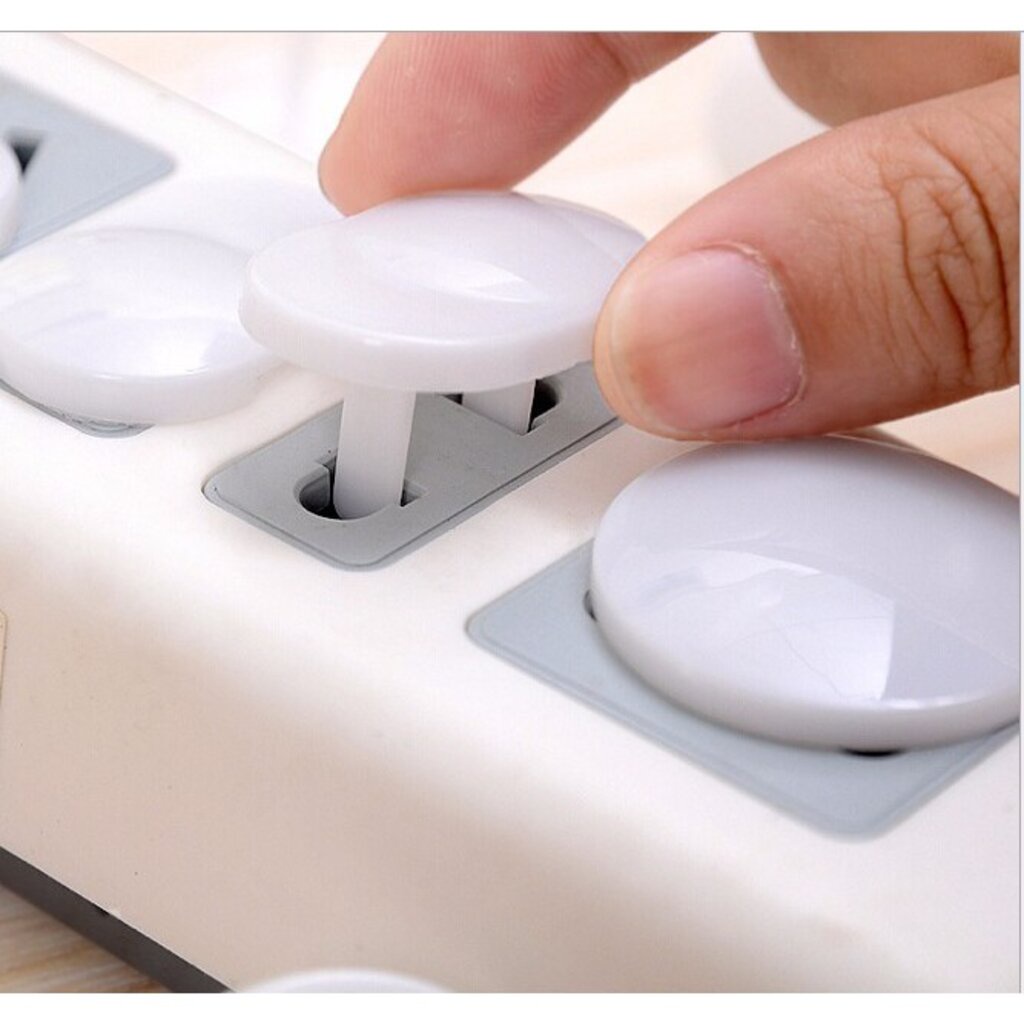 [แพ็ค 20 ชิ้น] ที่อุดรูปลั๊กไฟ กันไฟดูดเด็ก 2 รูขา NanaBaby Electric Shock Safety Socket
