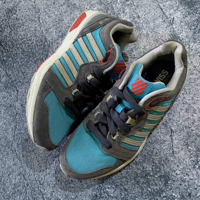 รองเท้าผ้าใบ Kswiss court มือสอง