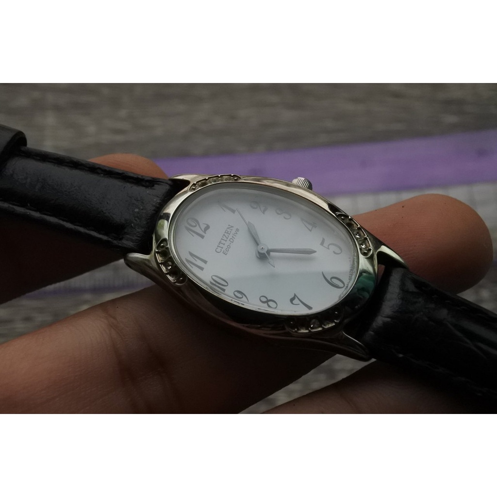 นาฬิกา Vintage มือสองญี่ปุ่น CITIZEN ECO DRIVE ระบบ SOLAR ผู้หญิง รูปไข่ กรอบเงิน หน้าขาว หน้าปัด 25mm