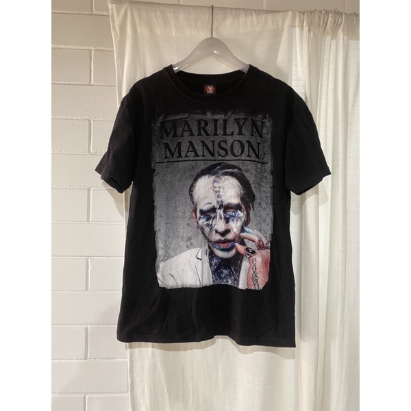 เสื้อวง MARILYN MANSON มือ2 หน้าหลัง งานไทยเก่า ไซร้L อก21นิ้ว ยาว29นิ้ว ราคา500บาท