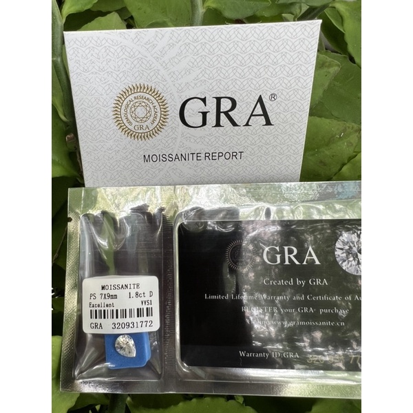 MOISSANITE MOIS DIAMOND 7x9mm (1.80 cts)-VVS1, D-Color with GRA Certificateมี ตัวเลขเลเซอร์ ใบเซอร์ะ