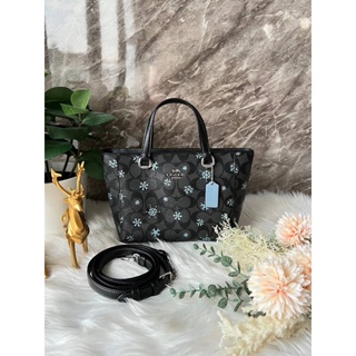 Alice Satchel In Signature Canvas With Snowflake Print รุ่นใหม่หายากมี1