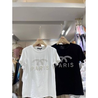 เสื้อยืดตัวเล็กลาย cc Paris หมุดมุก⭐ ป้ายห้อย