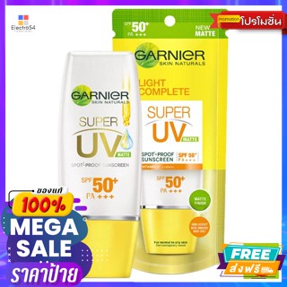 Garnier(การ์นิเย่) การ์นิเย่ ไลท์ คอมพลีท ยูวีแมทท์ สปอต-พรูฟ ซันสกรีน SPF50+ PA+++ 30 มล. Garnier Light Complete UV Mat