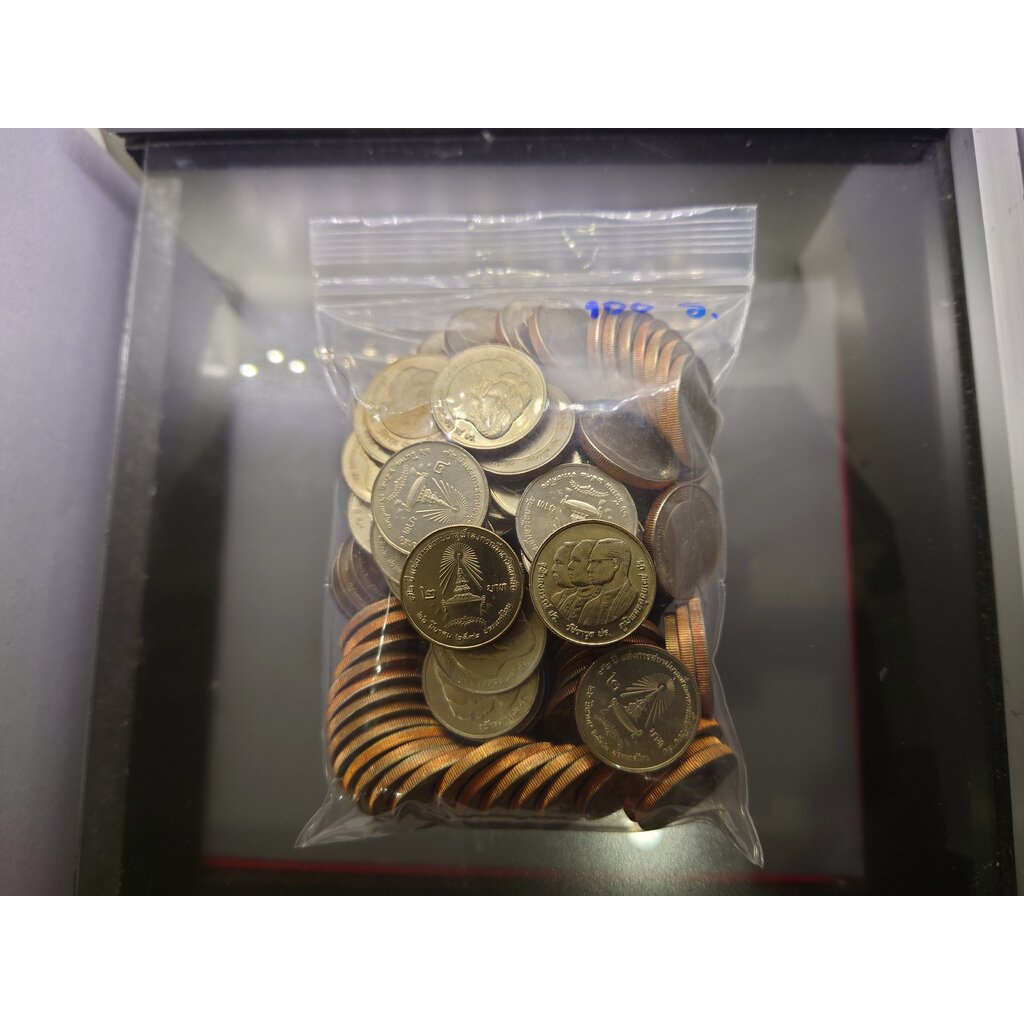 ชุดเหรียญ 100 เหรียญ เหรียญ 2 บาท ที่ระลึก 72 ปี จุฬาลงกรณ์ๆ ไม่ผ่านใช้