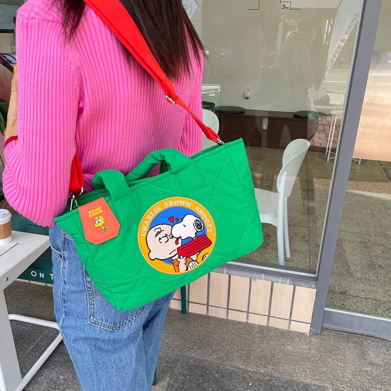 กระเป๋าสะพายไหล่ ผ้าฝ้าย ลายการ์ตูน Snoopy น่ารัก ระดับไฮเอนด์ แฟชั่นฤดูใบไม้ร่วง และฤดูหนาว