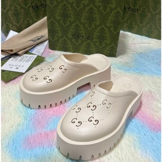 รองเท้าแตะ  GUCCI PLATFORM PERFORATED SANDALS  ออริสวย /