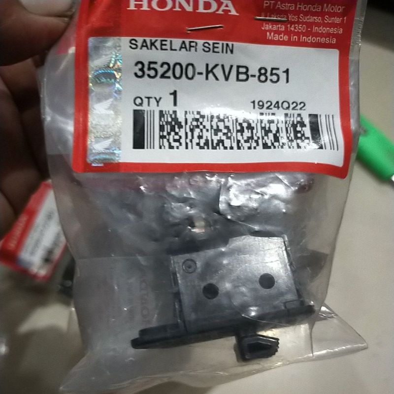 35200-KVB-851 HGP AHM 100% Original SWITCH TURN SIGNAL SWITCH WINKER VARIO ORIGINAL AM 35200KVB851