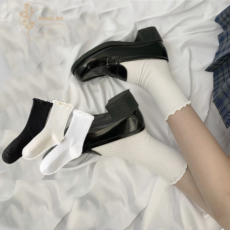 Roselife JK สไตล์ สีดํา สีขาว นัวเนีย ข้อมือหมุน หลวม ผ้าฝ้าย ถุงเท้า สําหรับผู้หญิง เด็กผู้หญิง เกาหลี ขอบลูกไม้ ถุงเท้า หรูหรา ฤดูใบไม้ผลิ ฤดูใบไม้ร่วง ถัก รองเท้า