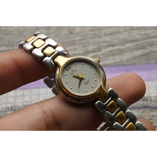 นาฬิกา Vintage มือสองญี่ปุ่น CYMA SWISS MADE ระบบ QUARTZ ผู้หญิง ทรงกลม กรอบทอง หน้าเทา หน้าปัด 25mm