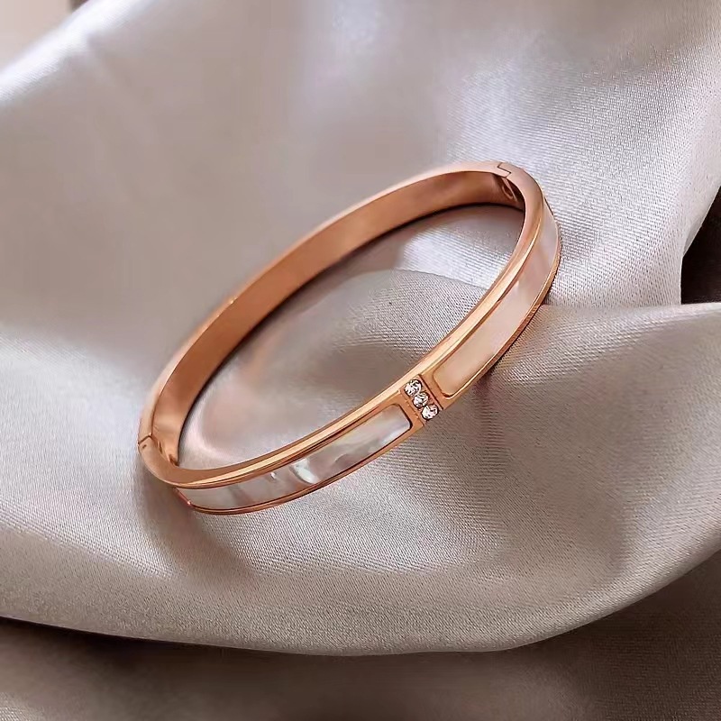 สร้อยข้อมือ ไทเทเนียมเหล็ก ประดับเพชร สไตล์เกาหลี | สร้อยข้อมือ สเตนเลส 18K สีโรสโกลด์ หรูหรา ไม่จางหาย สวยหรู ของขวัญวันเกิด