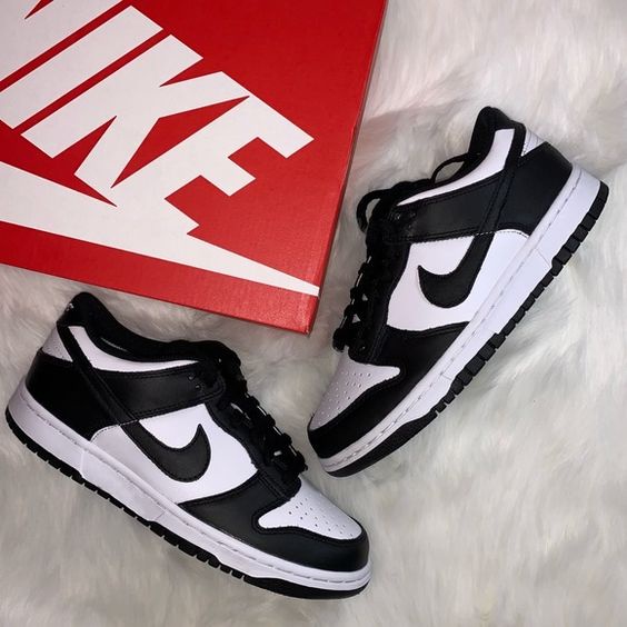 Nike SB Dunk Low Panda