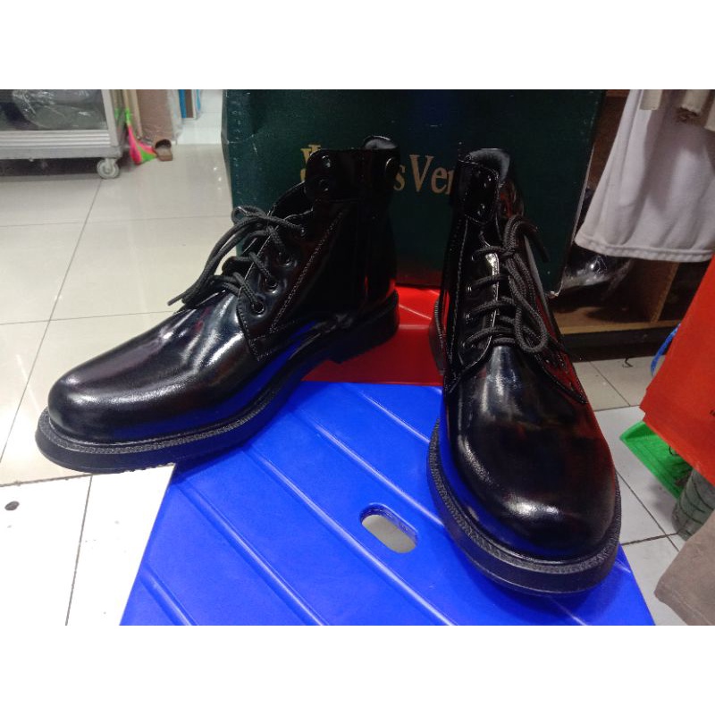 รองเท้ามีซิป Jules Verne