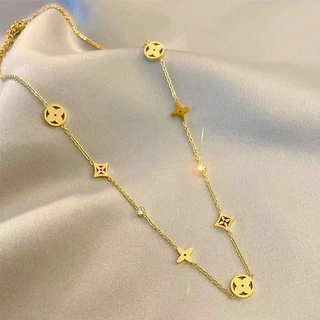 แฟชั่นหรูหรา Lucky Four-Leaf Clover ไทเทเนียมเหล็ก Clavicle Chain ทุกวัน All-Match สร้อยคอสแตนเลส Non-