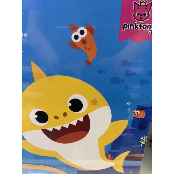 กระเป๋าสี baby shark