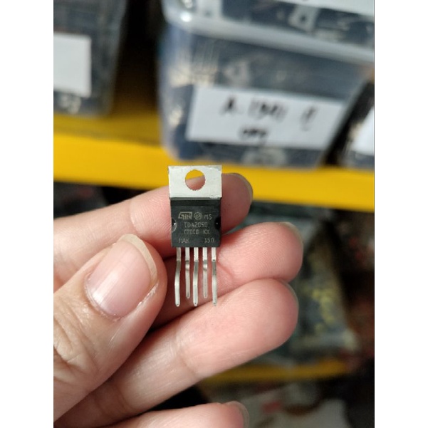 ทรานซิสเตอร์ TDA2050 ST2 TDA2050 ST2