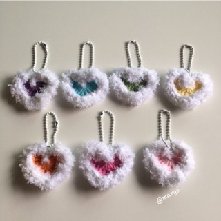 fluffy heart keyring💗🤍 พวงกุญแจไหมพรม🧶พร้อมส่ง