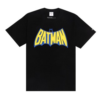 Noah x Batman เสื้อยืดลําลอง แขนสั้น พิมพ์ลาย monogram ทรงหลวม แฟชั่นฤดูร้อน สําหรับผู้ชาย และผู้หญิง