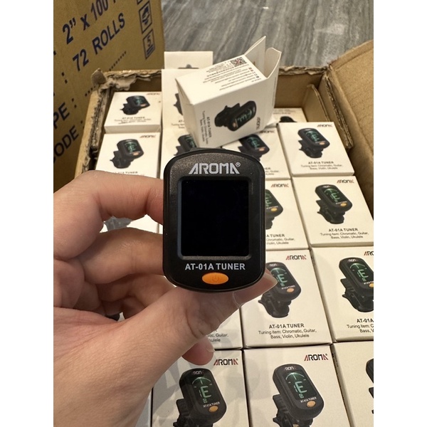 เครื่องตั้งสายกีต้าร์ (Tuner) Aroma รุ่น AT-01A, AT-200D พร้อมถ่าน สามารถใช้ได้ทั้งกีต้าร์, เบส, อูคูเลเล่ และไวโอลิน
