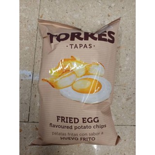 Torres Fried Egg Potato Chips มันฝรั่งสอดไส้ไข่ดาว 125g.