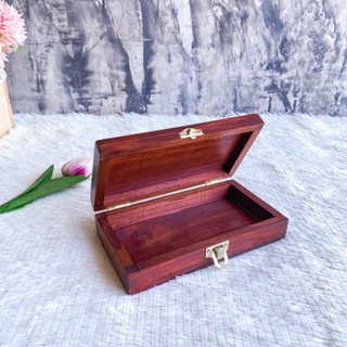 กล่องไม้สนฝาล็อค ไซส์ S (Small wooden box with lock lid)