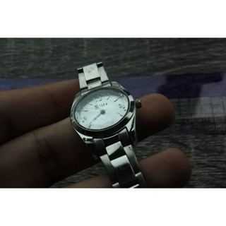 นาฬิกา Vintage มือสองญี่ปุ่น ELITE ระบบ QUARTZ ผู้หญิง ทรงกลม กรอบเงิน หน้าเทา หน้าปัด 26mm