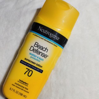 Neutrogena Beach Defense Water + Sun protection sunscreen spray SPF 70 สเปรย์กันแดด No sealed •