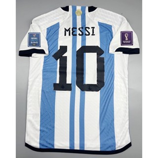 เสื้อบอล เพลเย่อ ทีมชาติ อาเจนติน่า แขมป์ 3 ดาว เหย้า 2022 Player Argentina Home พร้อมเบอร์ชื่อ 10 MESSI อาร์ม ฟุตบอลโลก