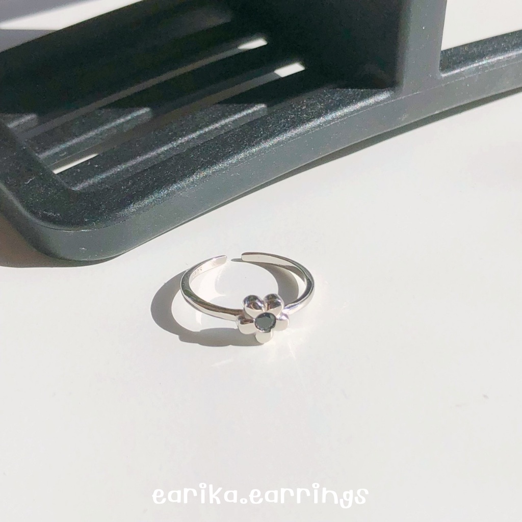 earika.earrings - flora ring แหวนเงินแท้จี้ดอกไม้ประดับเพชร (มีให้เลือก 3 สี) ฟรีไซส์ปรับขนาดได้ - รูปที่ 3