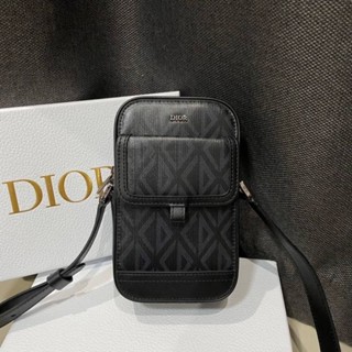 กระเป๋า DIOR HIT THE ROAD VERTICAL POUCH BAG   งานดีสุด สินค้าพร้อมส่งค่ะ *