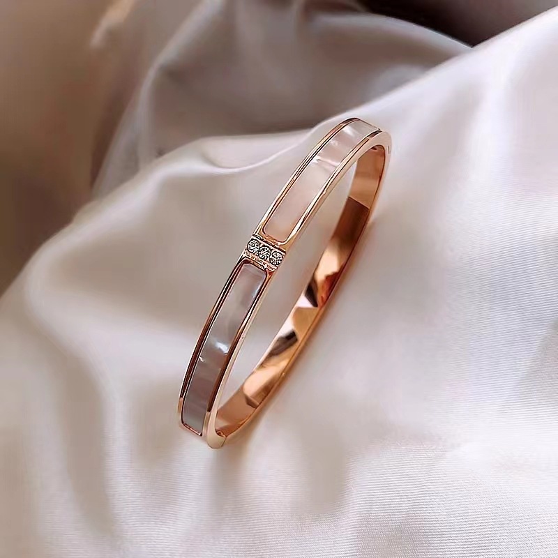 สร้อยข้อมือ ไทเทเนียมเหล็ก ประดับเพชร สไตล์เกาหลี | สร้อยข้อมือ สเตนเลส 18K สีโรสโกลด์ หรูหรา ไม่จางหาย สวยหรู ของขวัญวันเกิด