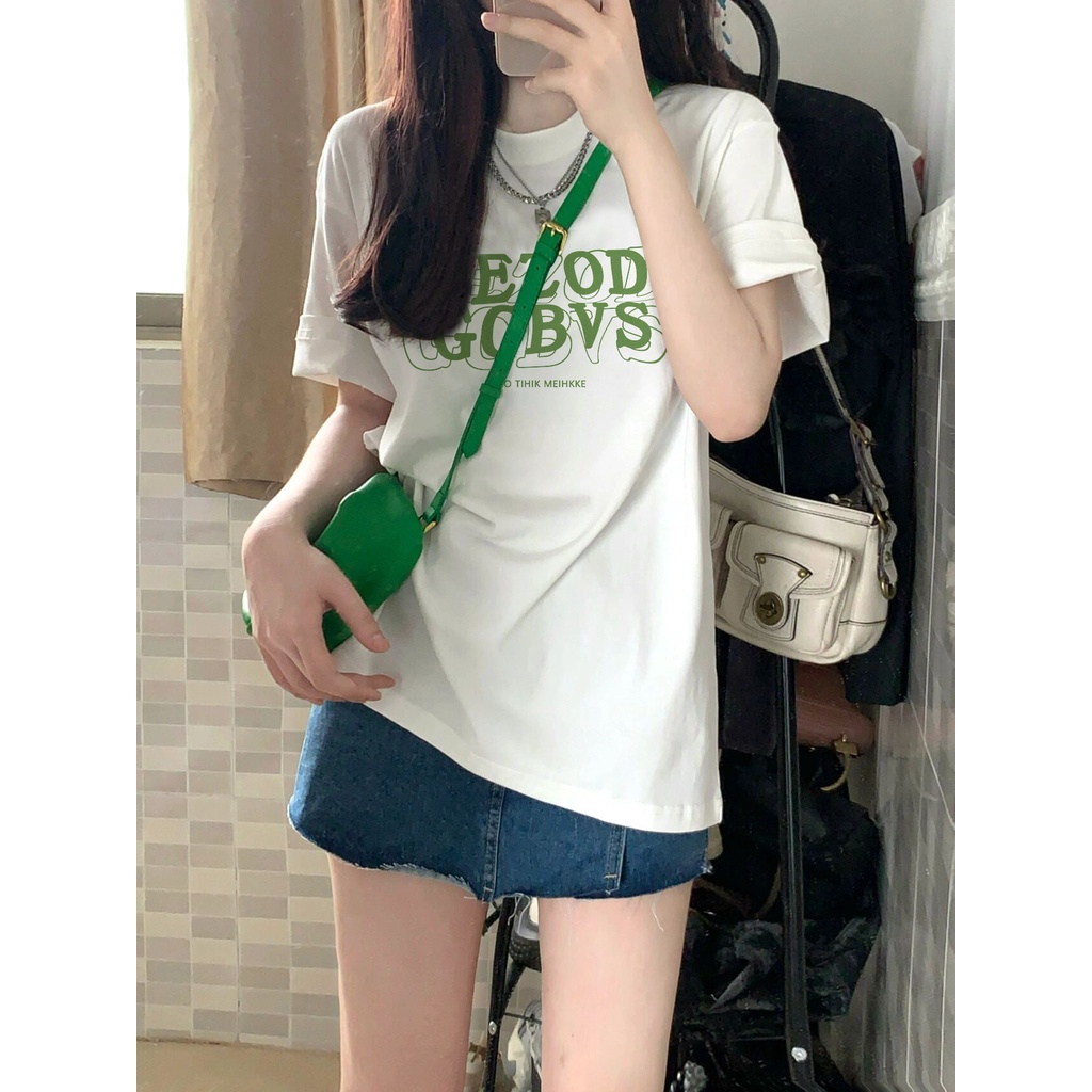 เสื้อยืดแขนสั้น เปิดไหล่ ออกแบบดี สีขาว แฟชั่นฤดูร้อน สําหรับผู้หญิง