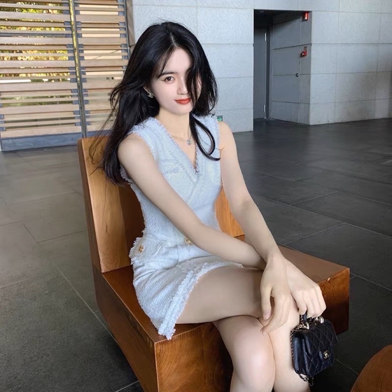 5809ชุดเซ็ทผ้าทวิตเสื้อแขนกุดกระดุมทองแต่งขอบรุ่ยพร้อมกระโปรงเอวสูงแต่งกระเป๋าหลอกด้านหน้าพร้อมกระดุมมีซิปข้างพร้อมซับใน