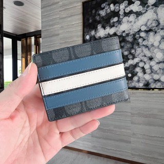 Slim Billfold Wallet With Varsity Stripe Coach 3004
ขนาด สลิมบาง ใบสั้น