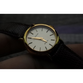 นาฬิกา Vintage มือสองญี่ปุ่น WALTHAM SWISS MADE ระบบ QUARTZ ผู้หญิง ทรงกลม กรอบทอง หน้าทอง หน้าปัด 26mm