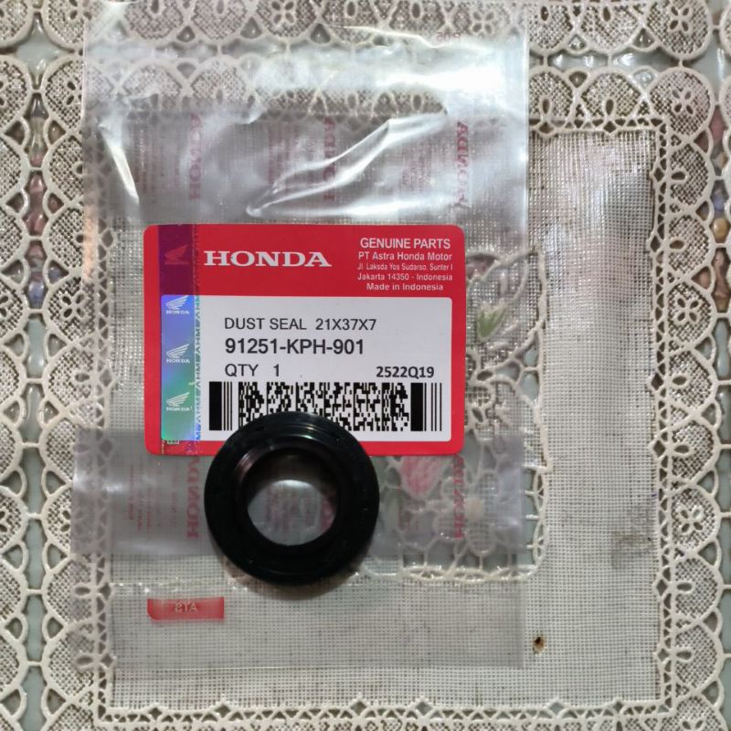 ซีลล้อหน้า GRAND KARISMA SCOOPY KPH 21X37X7 FF234