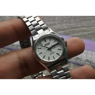 นาฬิกา Vintage มือสองญี่ปุ่น SEIKO SILVERWAVE ระบบ QUARTZ ผู้หญิง ทรงกลม กรอบเงิน หน้าขาว หน้าปัด 27mm