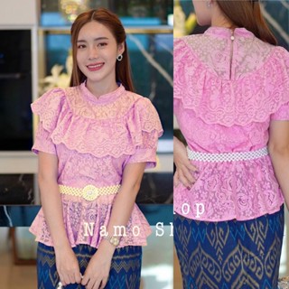 PTT เสื้อลูกไม้ เกรดพรีเมี่ยม ผ้านิ่มไม่คัน อก S M L XL XXL สีชมพู เอวระบาย ชุดไทยแขนสั้น วนิดา Blouse