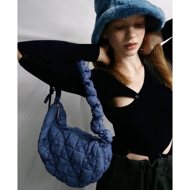 พร้อมส่ง/กดผ่อนได้🇰🇷กระเป๋าCarlyn bag รุ่น cozy ❄️
