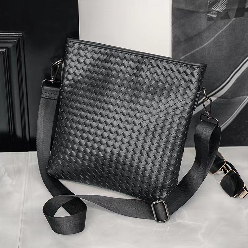กระเป๋าสะพาย Shoulder bag กระเป๋าผู้ชายสะพายข้างพาดลำตัว หนังPU ผ้ากันน้ำ รุ่น 6019