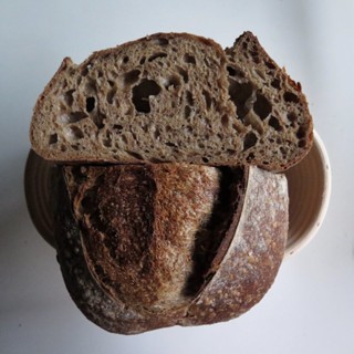 Ⓥ Roasted Rye Malt Sourdough (เจ, 16% Whole Wheat, Vegan)